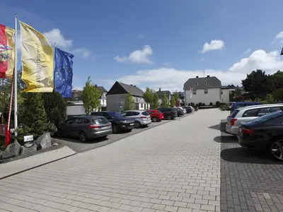 Hoteleigener Parkplatz direkt am Haus
