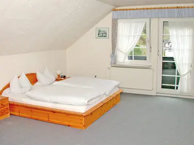Doppelzimmer für 3 Personen in Winterberg 2/2