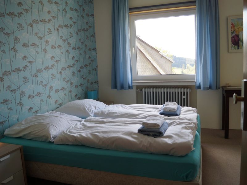 23311540-Doppelzimmer-3-Winterberg-800x600-1