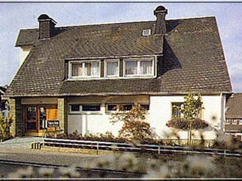 23311507-Doppelzimmer-2-Winterberg-800x600-0