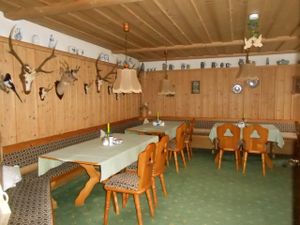 23311487-Doppelzimmer-2-Winterberg-300x225-5