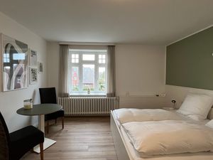 22167865-Doppelzimmer-2-Wyk auf Föhr-300x225-2