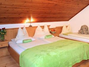 18580440-Doppelzimmer-2-Zell am Moos-300x225-5