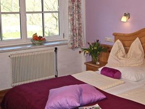 18776114-Doppelzimmer-2-Zell am Moos-300x225-2