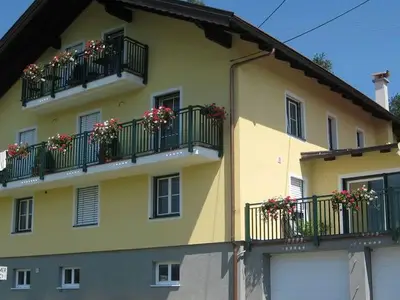 Doppelzimmer für 3 Personen (16 m²) in Zell am Moos 1/10