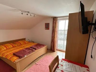 Doppelzimmer für 3 Personen (16 m²) in Zell am Moos 9/10