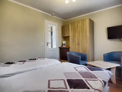 Doppelzimmer für 2 Personen (16 m²) in Zingst 4/8