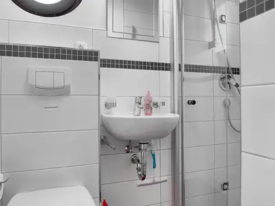 Doppelzimmer für 2 Personen (16 m²) in Zingst 5/8