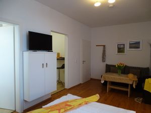 18555767-Doppelzimmer-3-Zinnowitz-300x225-4