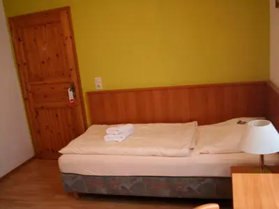 Einzelzimmer für 1 Person (12 m²) in Alzey 7/8