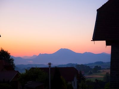 Abstimmung vor der Taverne