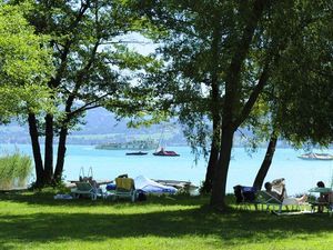 23533668-Einzelzimmer-1-Attersee-300x225-1