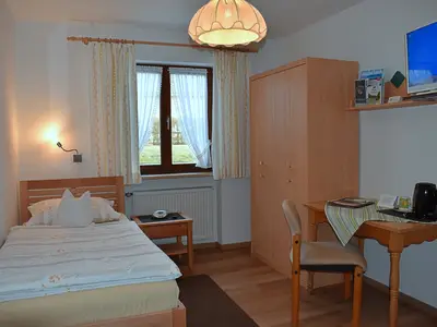 Einzelzimmer für 1 Person (11 m²) in Bad Bayersoien 2/10