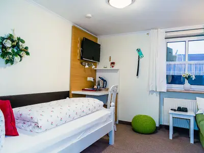 Einzelzimmer für 1 Person (10 m²) in Bad Birnbach 2/3