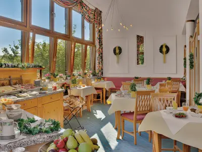 Beginnen Sie Ihren Urlaubstag mit einem außergewöhnlichen Frühstück, das keine Wünsche offen lässt.