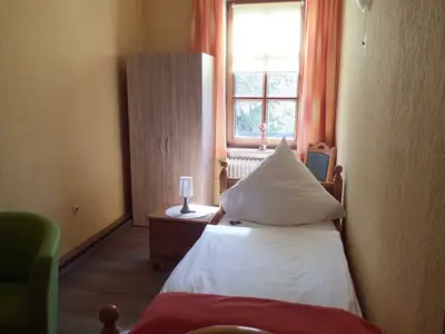 Einzelzimmer für 1 Person (14 m²) in Bad Sachsa 8/9