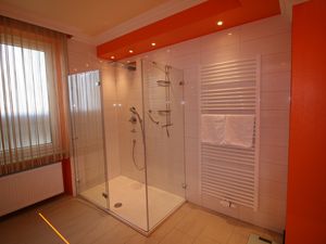 Deluxe Doppelzimmer ebenerdige Dusche....