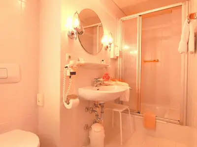 EZ/Economy DU/WC Badezimmerbeispiel