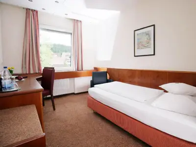 Einzelzimmer für 1 Person in Boll 2/9