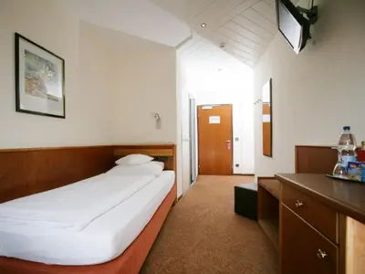 Einzelzimmer für 1 Person in Boll 6/9