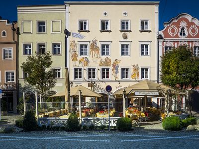 Hotel Post - Fassade mit Biergarten