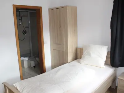 Einzelzimmer für 1 Person (12 m²) in Dinkelsbühl 2/3
