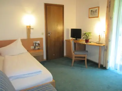 Einzelzimmer Classic mit Balkon