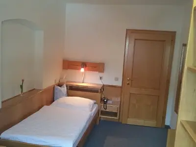 Einzelzimmer/ Beispiel