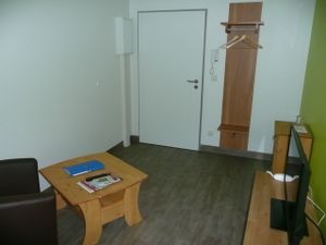 18313316-Einzelzimmer-1-Greifswald-300x225-2
