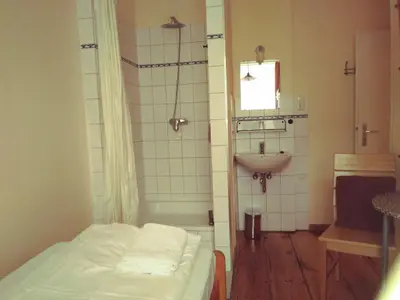 Einzelzimmer für 1 Person in Hamburg 4/6