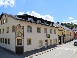 23310898-Einzelzimmer-1-Hohenberg-300x225-2