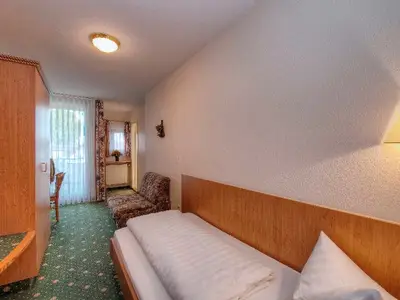 Einzelzimmer für 1 Person in Immenstaad am Bodensee 2/6