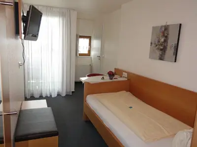 Einzelzimmer für 1 Person in Immenstaad am Bodensee 3/6