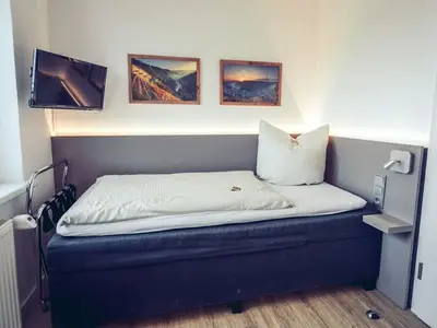 Einzelzimmer für 1 Person (12 m²) in Kalenborn 8/10