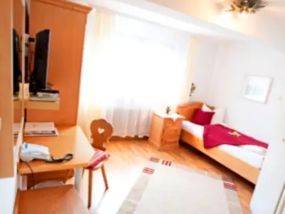 Einzelzimmer für 1 Person in Königsbronn 2/3