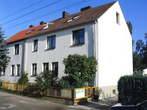 23014023-Einzelzimmer-1-Lutherstadt Wittenberg-300x225-2