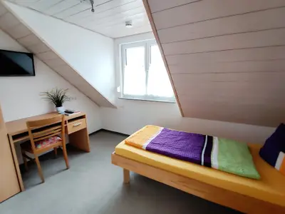 Einzelzimmer für 1 Person (10 m²) in Meckenbeuren 2/10