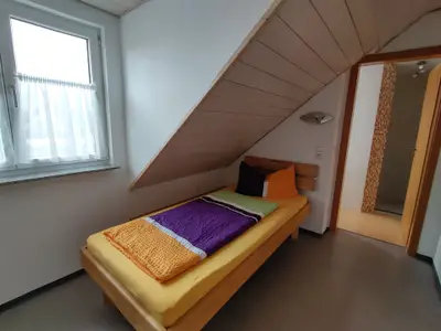 Einzelzimmer für 1 Person (10 m²) in Meckenbeuren 4/10