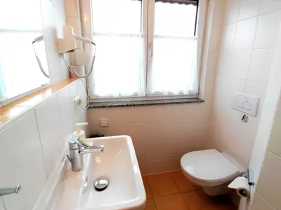 Einzelzimmer für 1 Person (10 m²) in Meckenbeuren 6/10