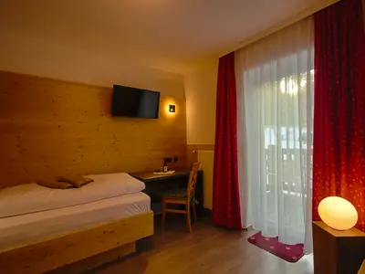 Einzelzimmer mit Balkon