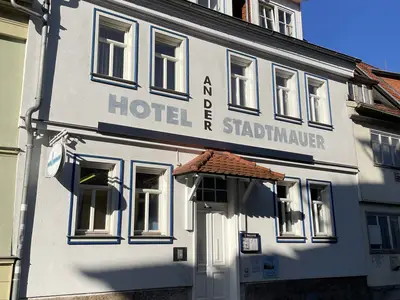 Aussenansicht Hotel an der Stadmauer im historischen Stadtkern Mühlhausen