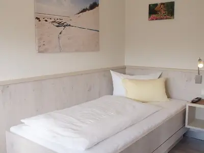 Einzelzimmer für 1 Person (12 m²) in Norddorf 2/4