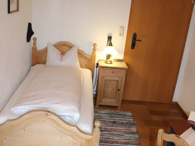 Einzelzimmer mit Balkon