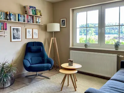 Leseraum mit Bibliothek