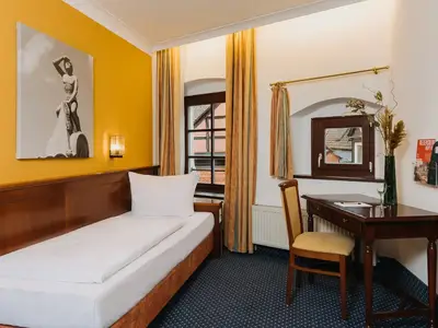 Einzelzimmer für 1 Person (16 m²) in Regensburg 9/10