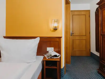 Einzelzimmer für 1 Person (16 m²) in Regensburg 5/6