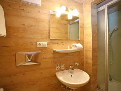 Bad Standardeinzelzimmer