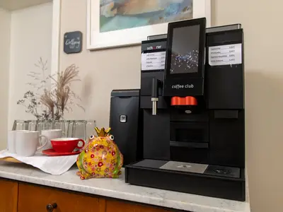 Kaffeemaschine im Flur