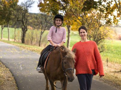 Geführtes Ponyreiten