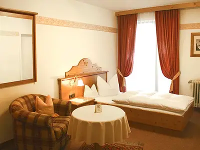 das geräumige Landhaus-Zimmer